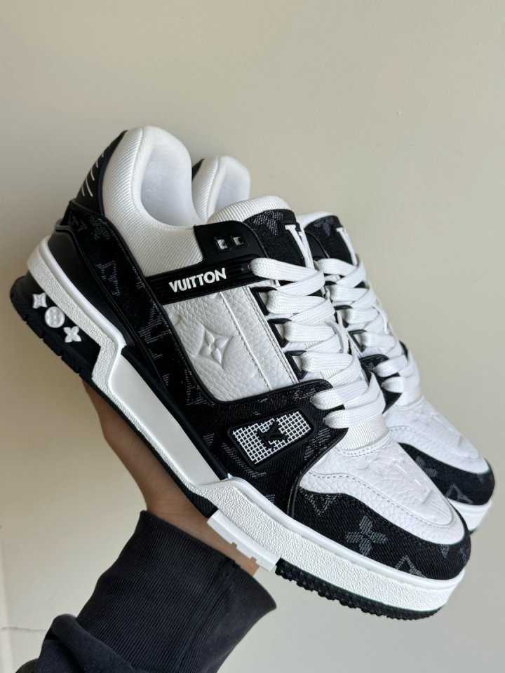 Louis Vuitton Trainer Sneakers · 8E139A Louis Vuitton · Sneakers